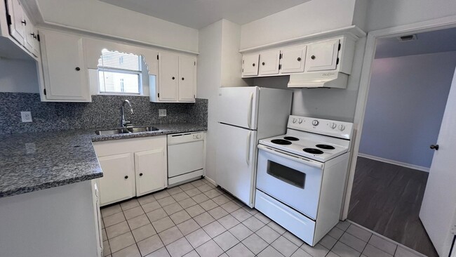 Photo - 1326 Blair St Apartment Unit 5