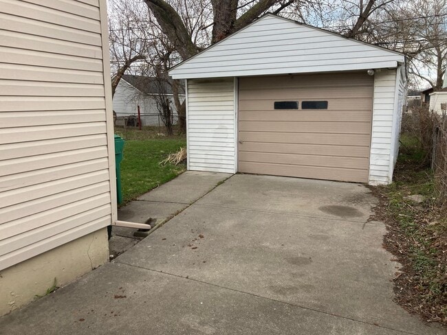 Photo - A Great 3 Bedroom Ranch with Nice Basement, Garage and Backyard Sec. 8 OK