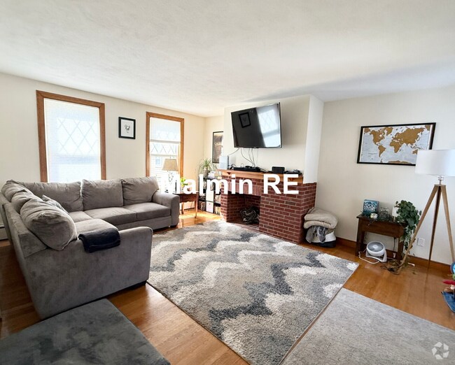 Building Photo - 920 E 4th St Unit 1 Rental