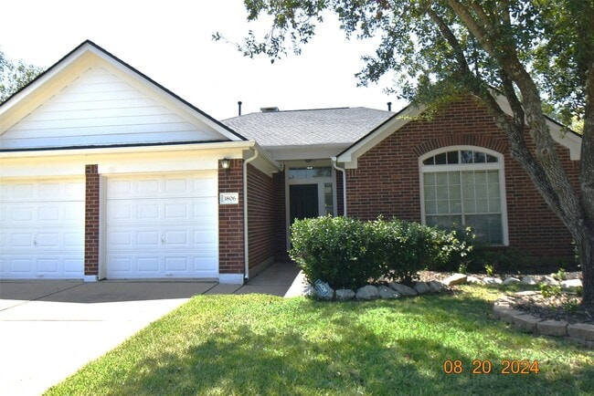 Building Photo - 3806 Vinecrest Dr Rental