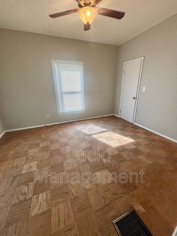 Photo - 1112 Weller Ave