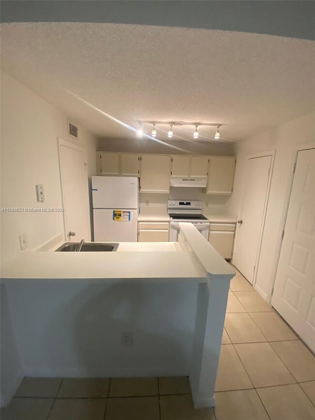 Photo - 4581 W McNab Rd Condominio Unidad 36