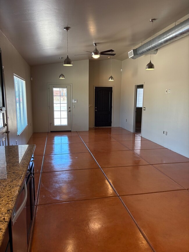 Photo - 1014 E Linden St