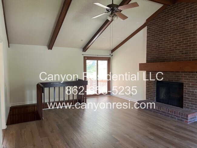 Photo - 2494 Shenandoah Dr
