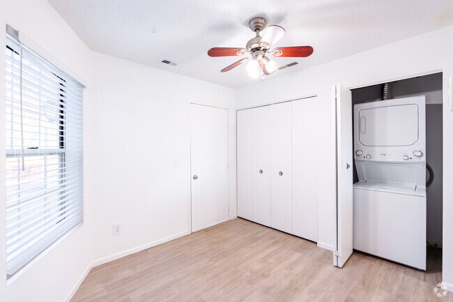 2BR , 1,5BA - 1.204SF