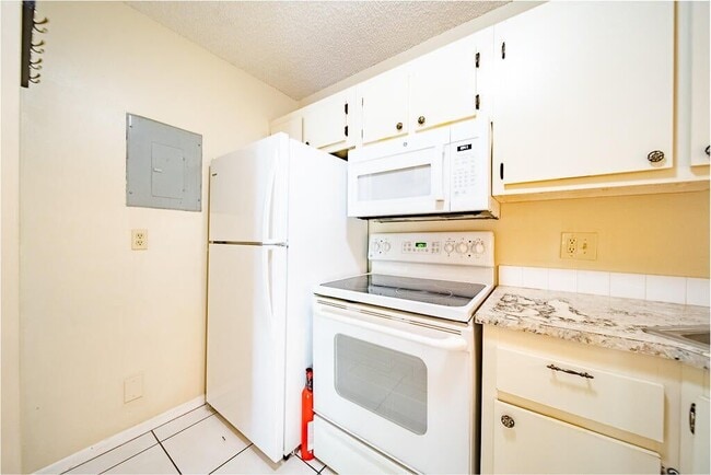 Photo - 202 Foxtail Dr