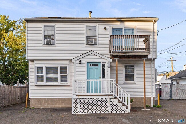 Photo - 116 College Pl