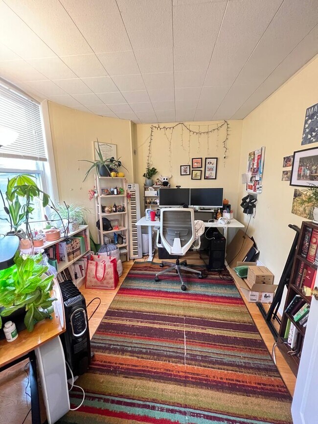 Photo - 9/1 Top floor 4BR/3BA on Somerville/Camb line!