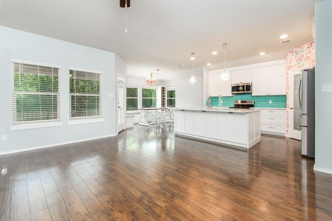Photo - 4831 Rosaline Dr