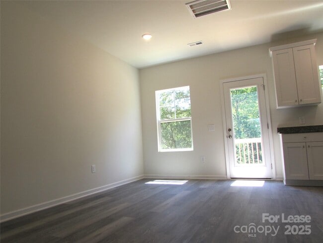 Photo - 133 Slate Dr