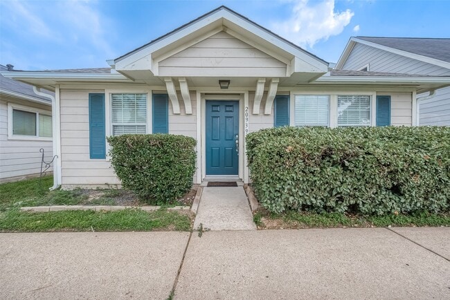 Building Photo - 20939 Young Meadows Way