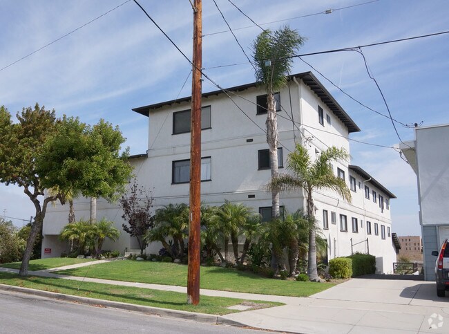 Building Photo - 5401 Ruby St Rental
