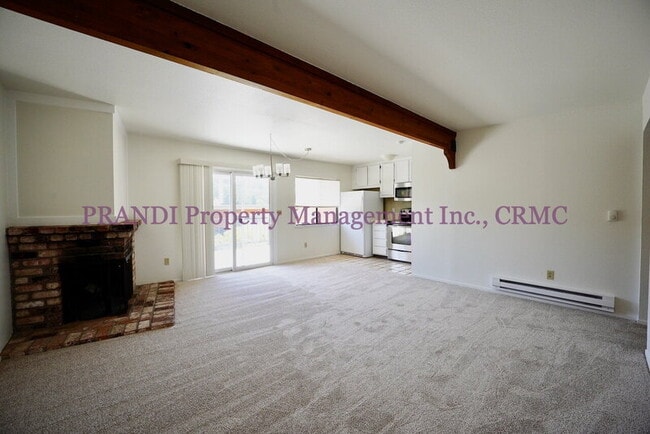 Photo - 120 Stanford Way