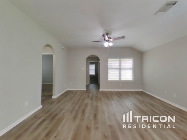 Photo - 7402 Deloache Ave