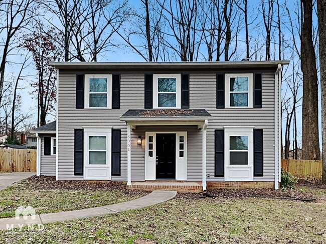 Building Photo - 6301 Ivory Palm Dr
