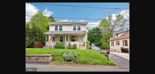 Building Photo - 325 Cottage Ave