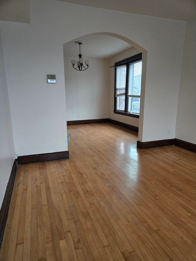 Photo - 3259 W Potomac Ave Unit 2