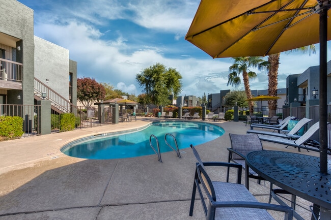 Tela Verde Apartment Homes