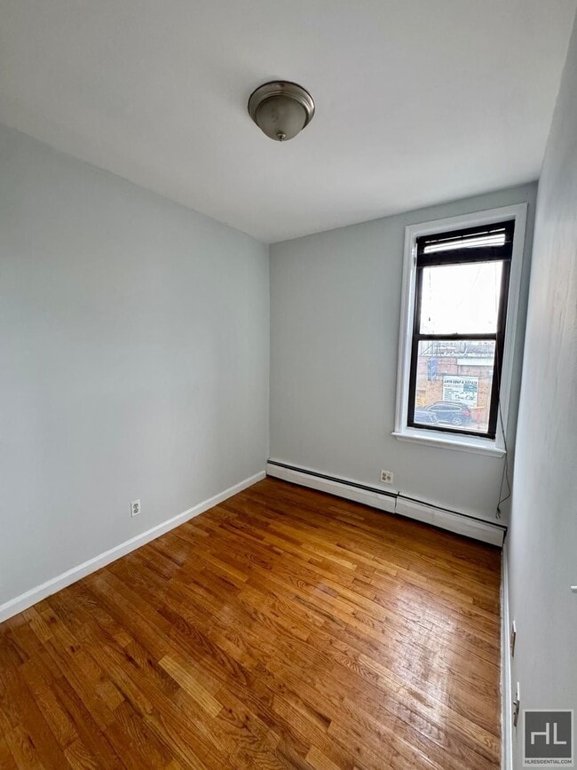 Photo - 36 AVENUE Unit 2E