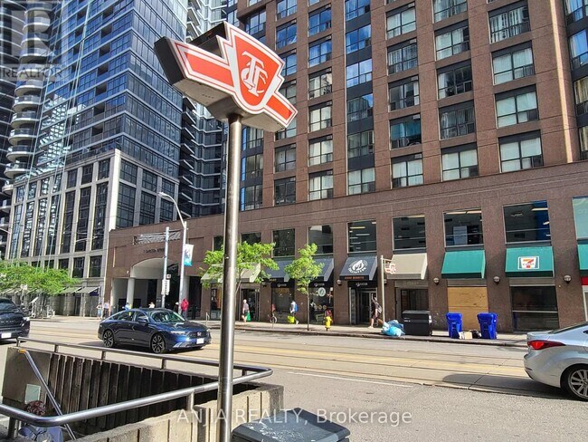 Photo - 7 Carlton St. Unit 1805