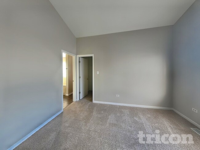 Photo - 2005 Alpine Way