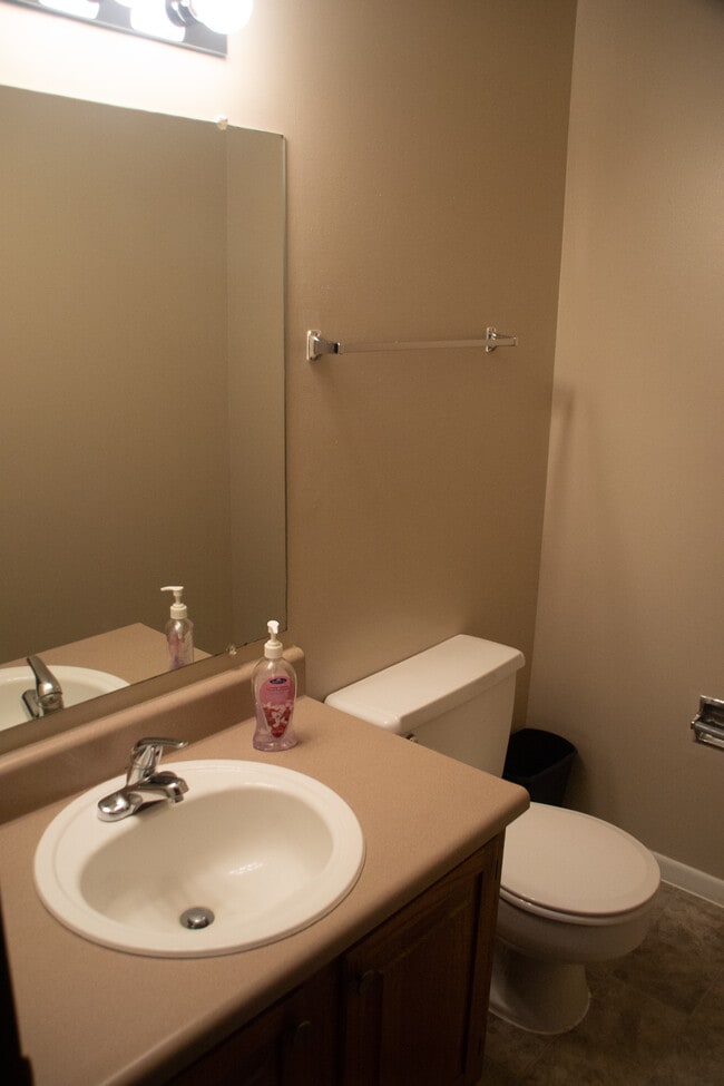 Photo - Quail Creek Apts.
