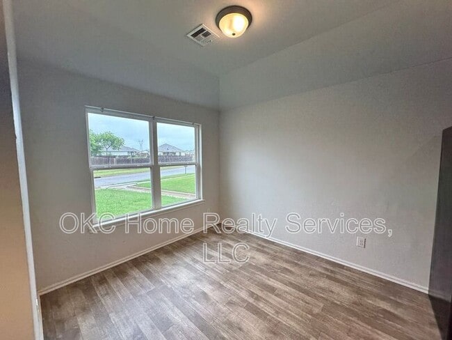 Photo - 11113 NW 100th St