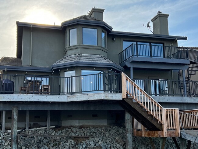 Photo - 4909 North Point