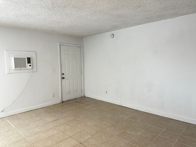 Photo - 14005 N Palm St Unit 3