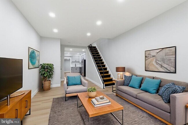 Photo - 2125 N 28th St