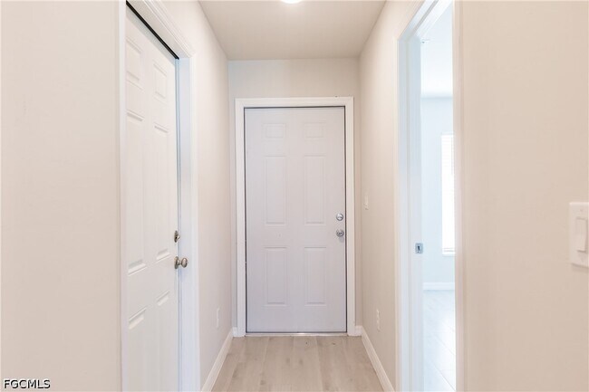 Photo - 925 SE 14th St