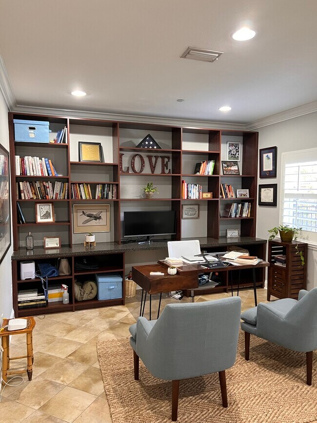 Bonus room on entry - 2442 W Mississippi Ave