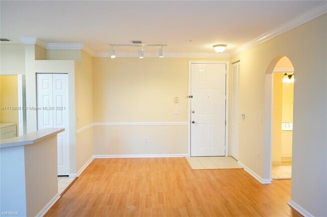 Photo - 1 br, 1 bath Condo - 4508 SW 160th Ave 450...