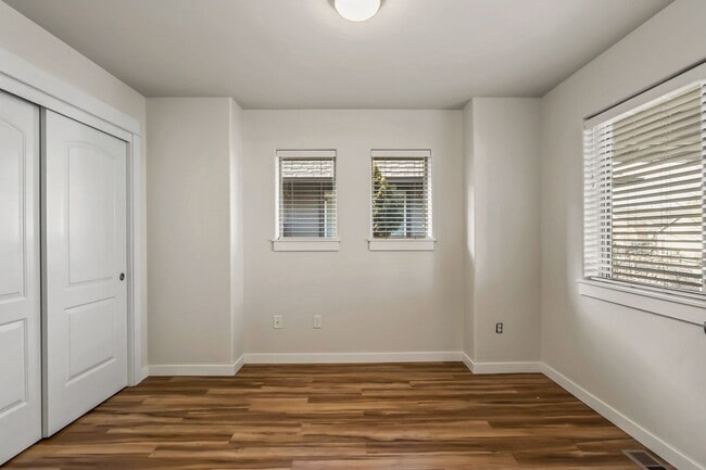 Photo - 4 Bedroom Home: Fenced Backyard & Great Location!