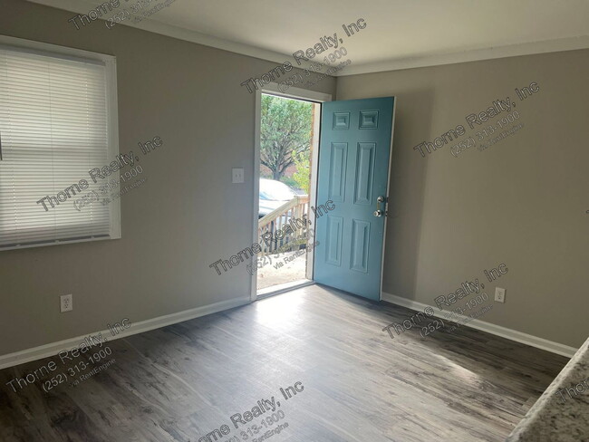 Photo - 310 Myrtle Ave