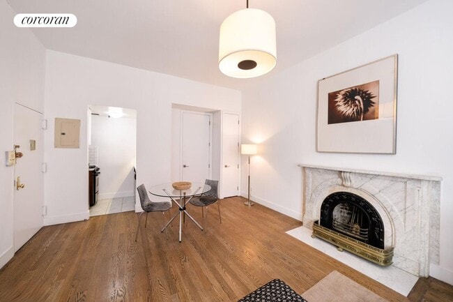 Photo - 120 E 19th St