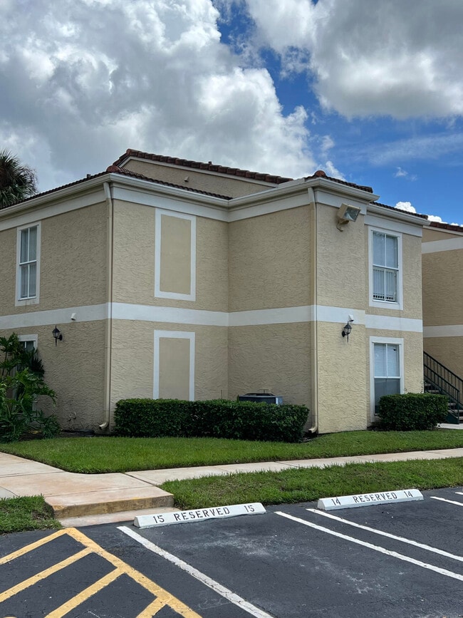 Photo - 899 Riverside Dr Unit 620