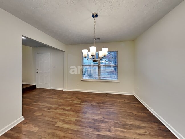 Photo - 302 Spring Moor Ln