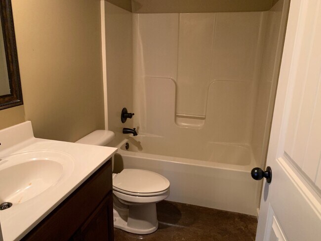 Photo - 1124 Gregory Ct