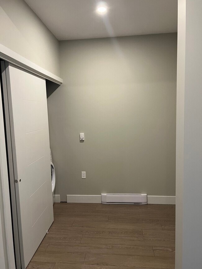 Photo - 45513-45513 Market Way