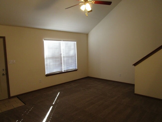 Photo - 707-707 Glenstone Dr Unit 705 Glenstone Drive