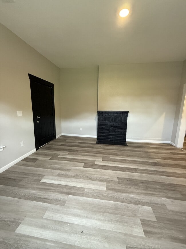 315 Ave U