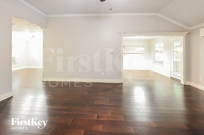 Photo - 6722 Woodland Oaks