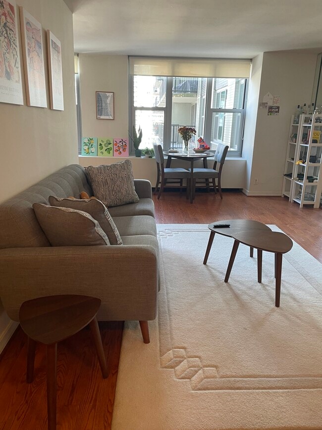 Building Photo - 400 E Randolph St Unit 2312