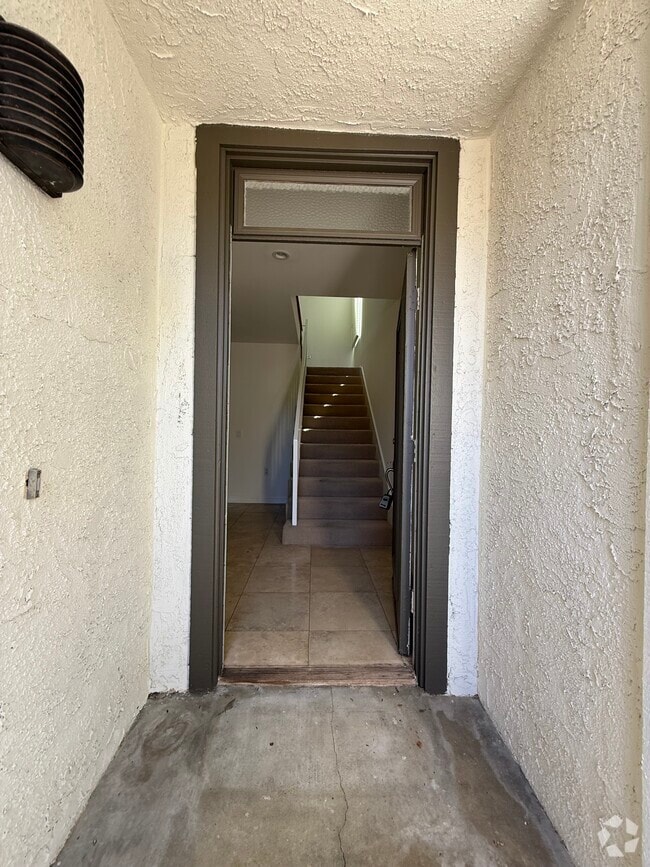 Building Photo - 1700 Palisades Dr Rental