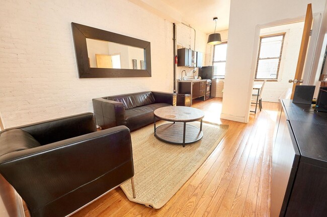 Photo - 170 Elizabeth St