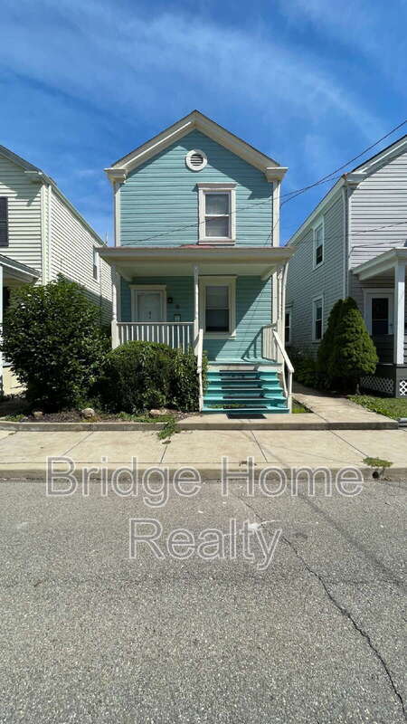 327 Elizabeth St