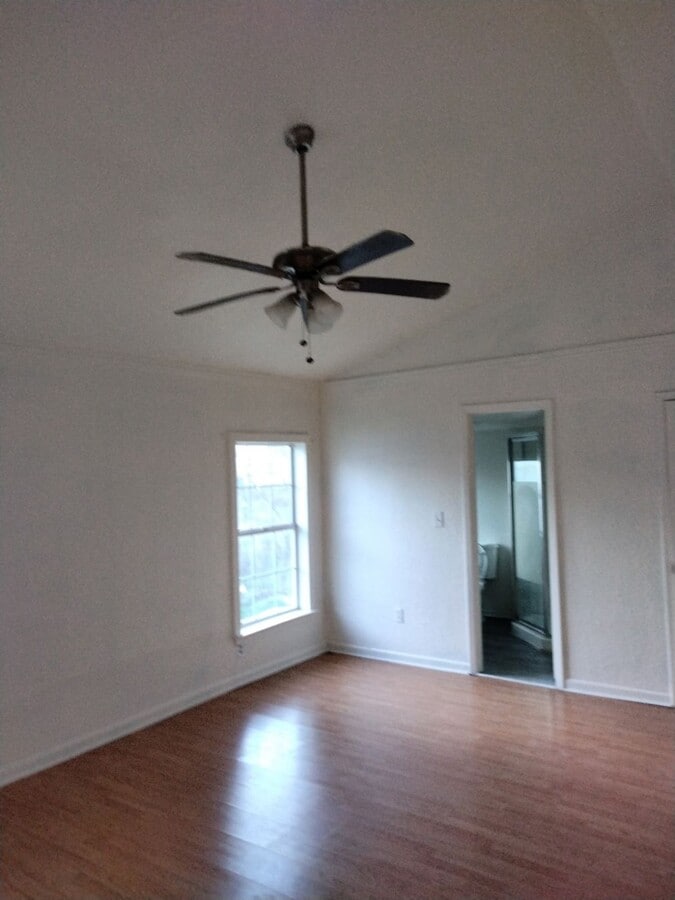 Photo - 811 E 10th St