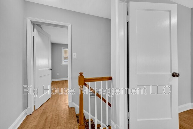 Photo - 4310 Roberton Ave