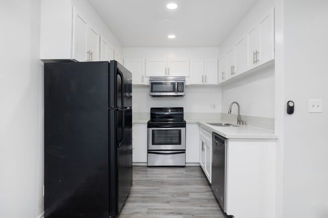 Photo - 7244 Hillside Ave